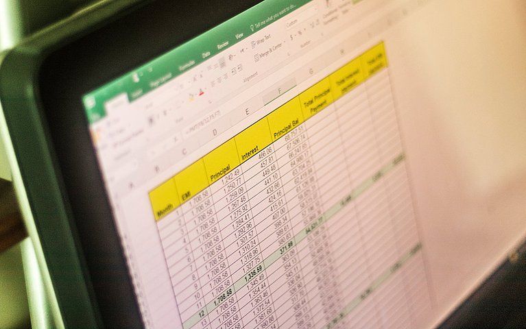Inhalte von Excel-Zellen drehen, senkrecht stellen oder kippen Inhalte von Excel-Zellen drehen, senkrecht stellen oder kippen